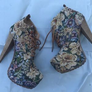 Aldo Floral Platform Boot Heels